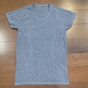 Lulemon SwiftyTech Short‎ Sleeve Size 10